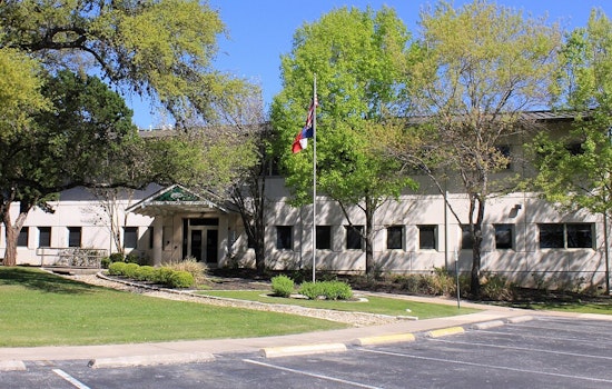 Early Vote Jolt Puts Ivers, Blackman, Hern on Top in Eanes ISD Showdown