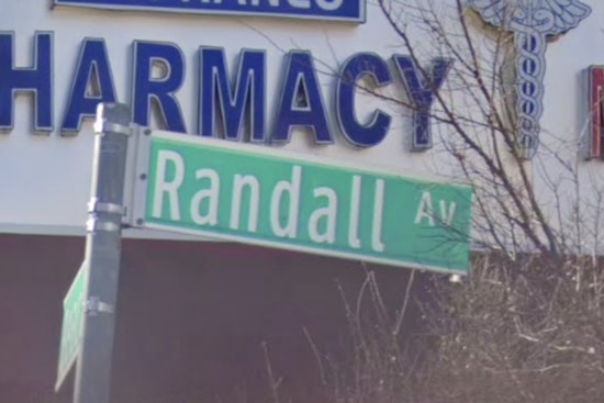 Eastchester Bay Chain-Snatch Suspect on the Run After Bronx Beatdown