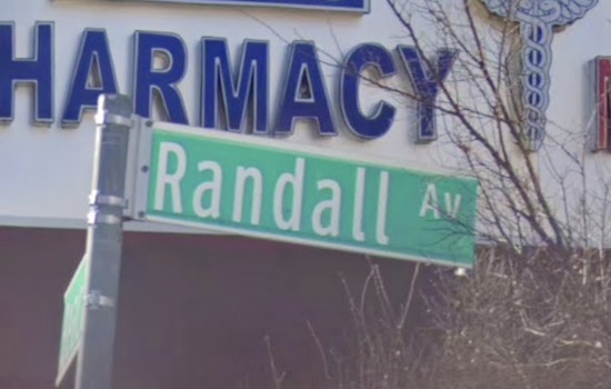 Eastchester Bay Chain-Snatch Suspect on the Run After Bronx Beatdown