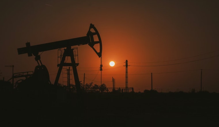 Feds Eye $2.6 Billion Oil Gambles Placed Minutes Before Iran Bombshells