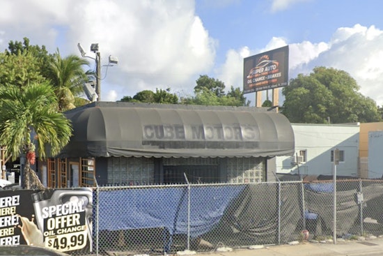 Feds Turn Up at Northwest Miami Used-Car Lot, Snap Pics, Cuff Men Before Dawn