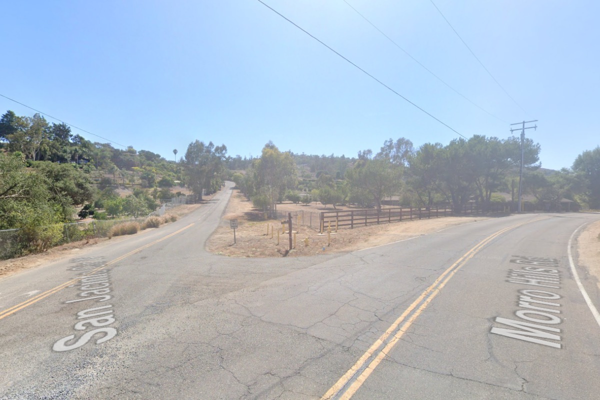 Fire Crews Box In Bonsall Brush Blaze As Flames Creep Toward Homes