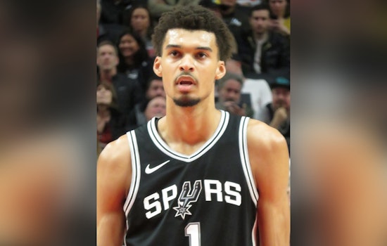 Frost Bank Block Party Wembanyama Swats 12 in Spurs Heartbreaker