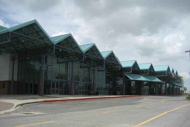Gold Rush In Kenner: World Cup Trophy Draws Long Lines To Pontchartrain Center