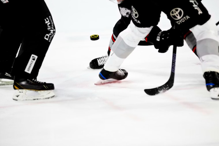 Goncalves' OT Rebound Drags Lightning Home For Game 7 Showdown