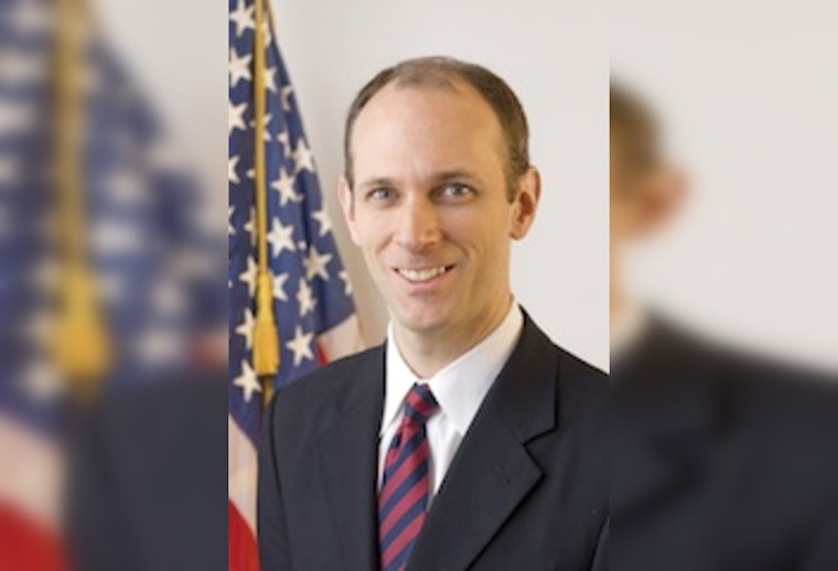Goolsbee Says Job Market Holds Firm as April Adds 115,000 Jobs
