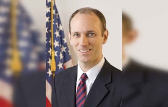 Goolsbee Says Job Market Holds Firm as April Adds 115,000 Jobs