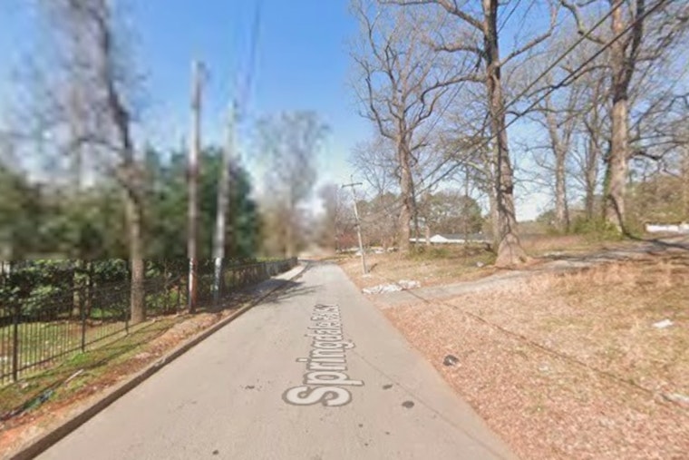 Gun Deal Goes Sideways, Man Shot At Southwest Atlanta Apartments