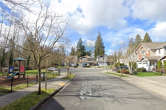 Gunfire Rocks Silver Lake Block, Man Found Dead on Everett Sidewalk
