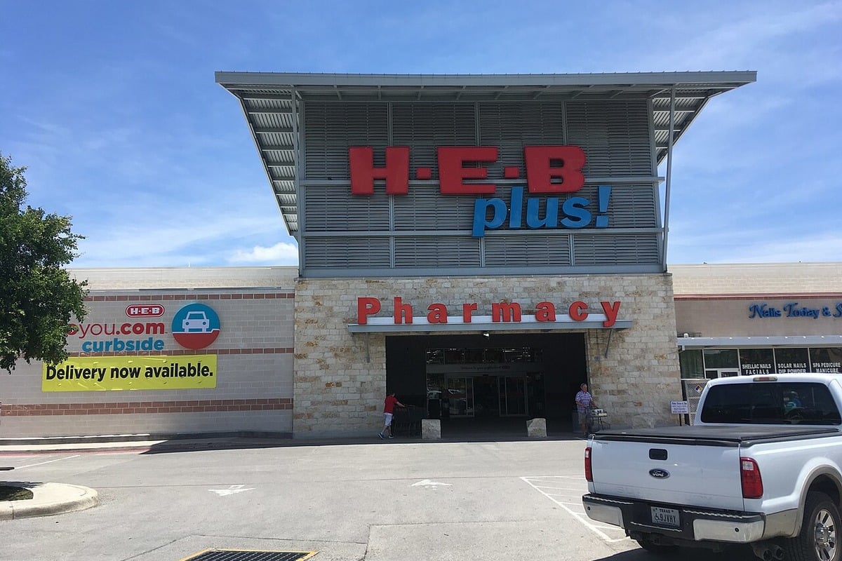 H‑E‑B Land Grab Could Finally End East End’s Grocery Drought