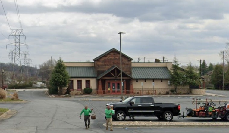 Hanes Mall Hot Spot Gets Burger Makeover as Twin Peaks Out, Jaggers In