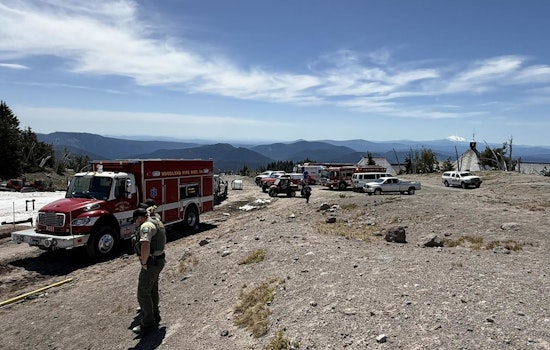 Harrowing Mount Hood Drama As Climber Is Pinned By Boulder Above Timberline