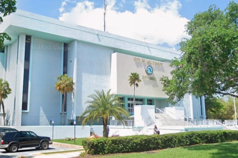 Hollywood City Hall Showdown Warren Sapp Hit With Charges After Heated
