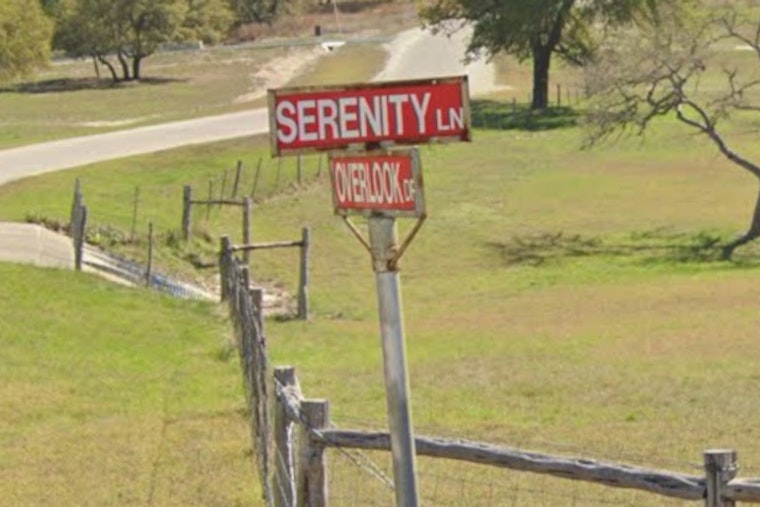 Home Blast Rocks Fredericksburg, Shakes Hill Country Neighbors
