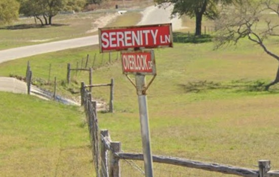 Home Blast Rocks Fredericksburg, Shakes Hill Country Neighbors