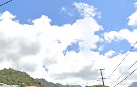 Honolulu Braces As Cranking Trade Winds Kick Up Showers And Rough Seas