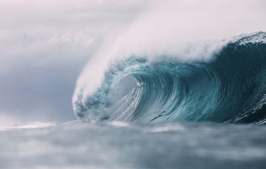 Honolulu Gets Lashed By Trades As South Swell Sneaks In