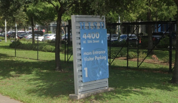 Houston ISD Pushes Deal To Fast-Track Seniors Into UT And San Antonio Campuses