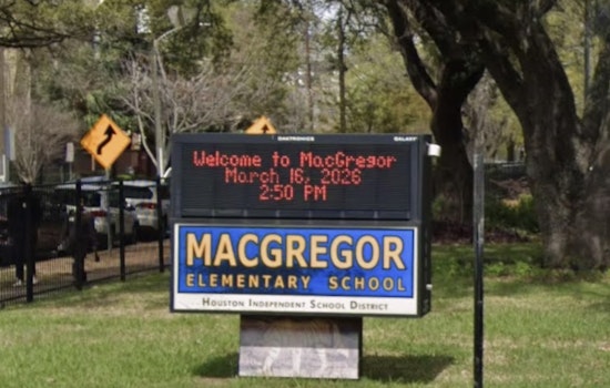 Houston Mom Says School Guard Choked Second Grader as DA Backs Off Case
