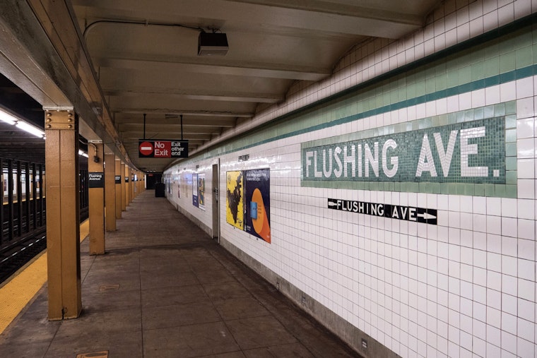 Brooklyn Cops Seek Suspect After M Train Antisemitic Attack