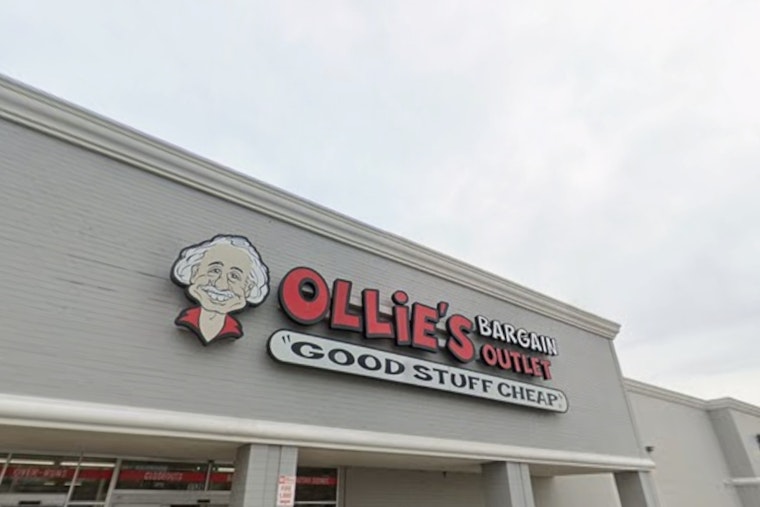 Jacksonville Ollie’s Aisle Brawl Ends With Shopper Stabbed, Woman Charged