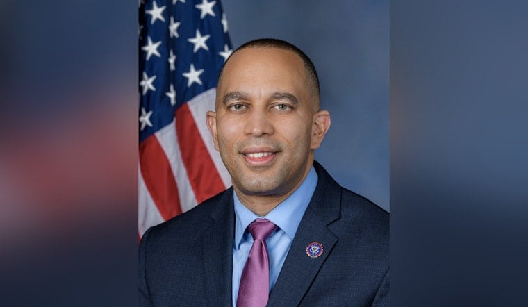 Jeffries Sends Morelle Into Albany Brawl Over New York Maps