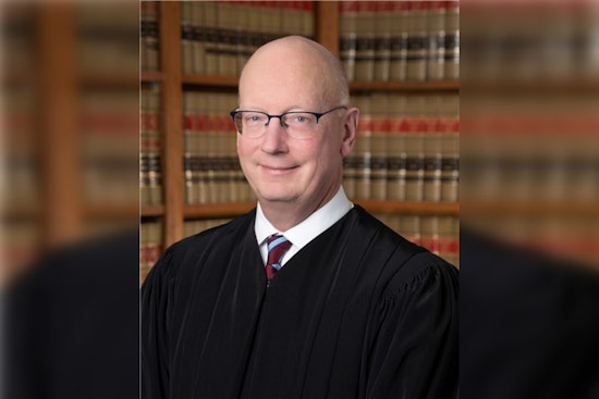 KC Judge Snubs State AG, Lets 7‑OH Kratom Stay On Shelves For Now