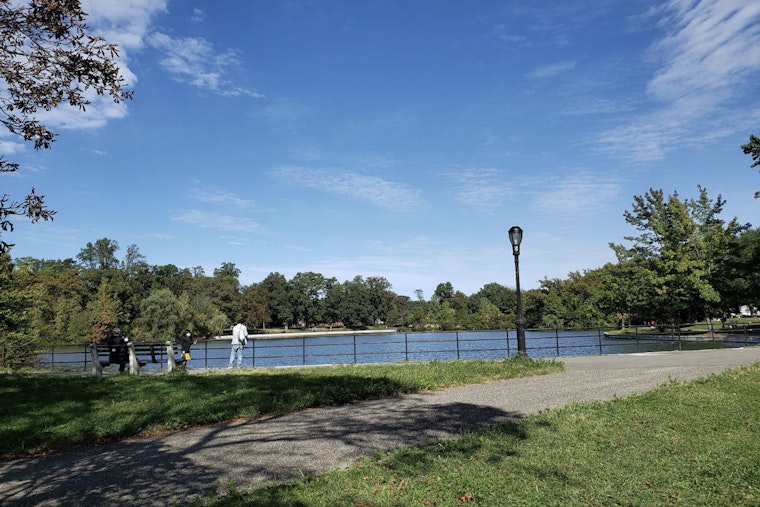Kissena Park Left High And Dry As Queens Families Sweat Out Summer