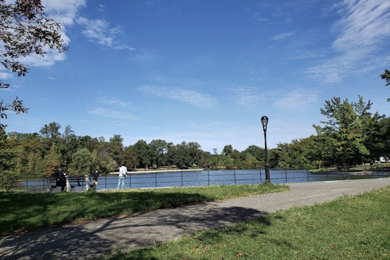 Kissena Park Left High And Dry As Queens Families Sweat Out Summer