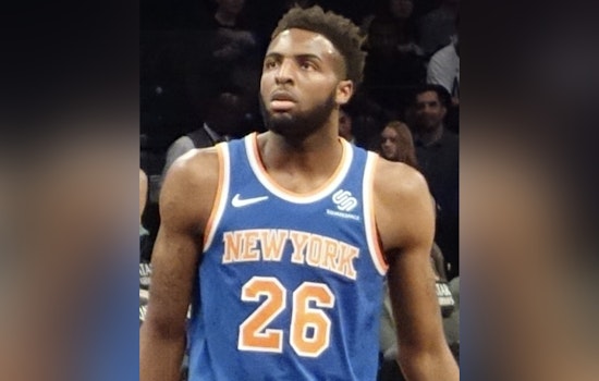 Knicks Rocked as Mitchell Robinson Breaks Pinky on Eve of Finals