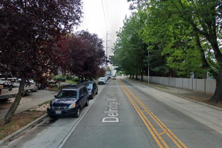 Knife Scare on Delridge as Police Surround West Seattle Home