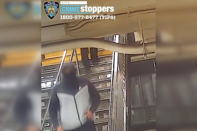 Knife Thugs Jack Teen’s $1.2K Sneakers On Queens E Train