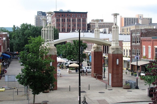 Market Square To Turn Loose as Knoxville OKs Sidewalk Sipping
