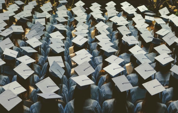 L.A. Seniors Could Claim Up To $1,500 In CalKIDS Scholarships