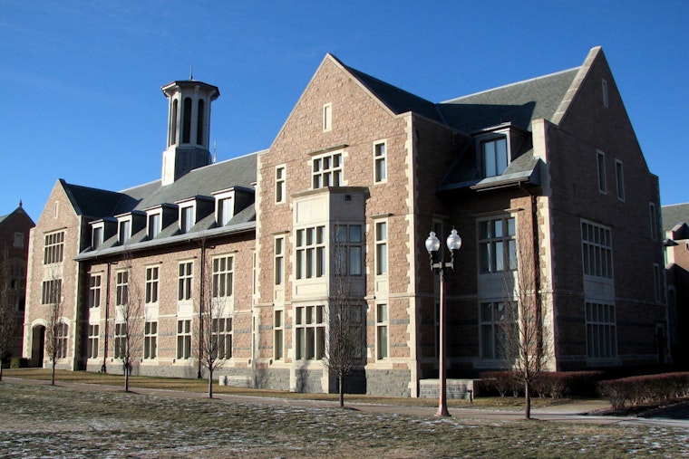 Laid Off by Bots? WashU Rolls Out AI Rescue Degree for St. Louis Workers