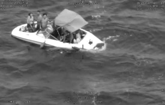 Lake Toho Panic As Cops And Local Boater Rip Six From Sinking Boat