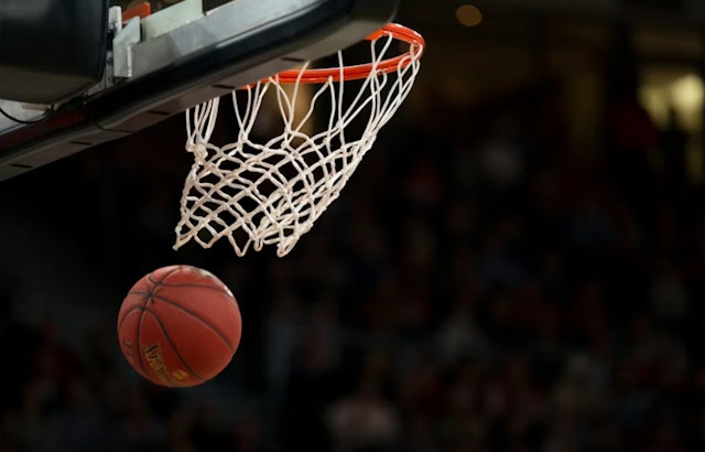 Lakers Fall 131-108 to Thunder, Face Elimination Monday