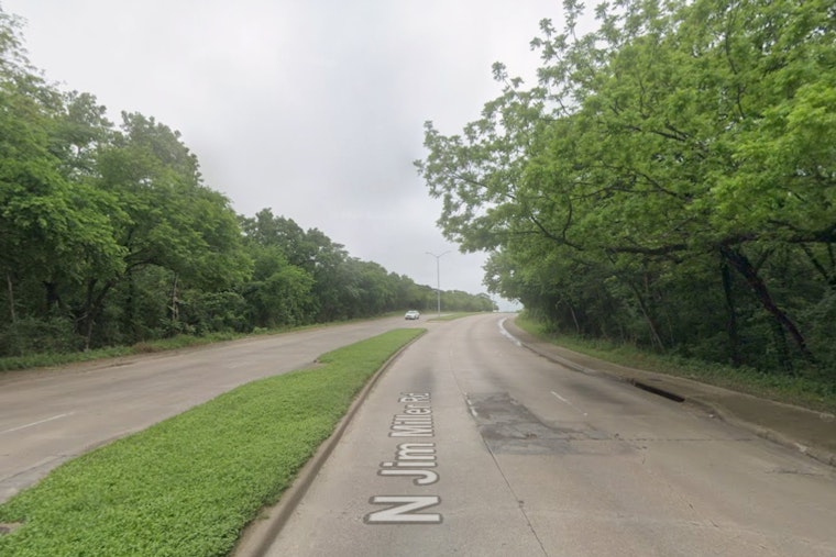 Late-Night Tree Crash Kills Two In Dallas' Pleasant Grove