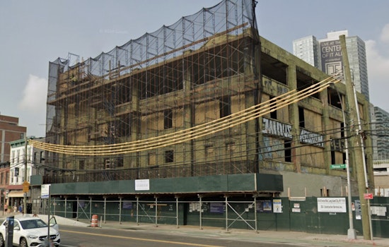 LIC Waterfront Bets Big as Paragon Tower Tests Condo Demand