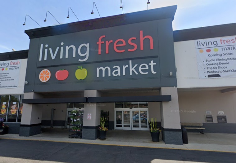 Living Fresh Market Hot Bar Shifts Shopping In Forest Park
