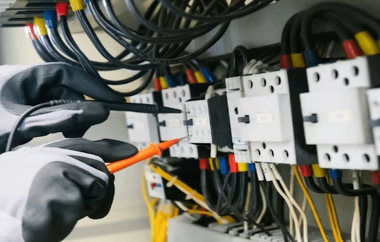 Los Angeles Electricians’ Contract Deadline May Slow Construction Projects