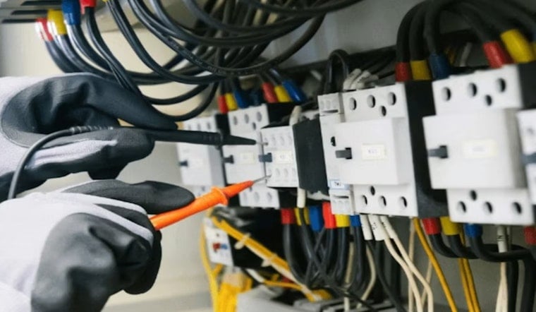 Los Angeles Electricians’ Contract Deadline May Slow Construction Projects