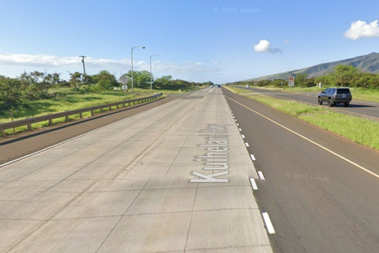 Maui Highway Horror: Kahului Driver Killed After Slamming Into School Bus