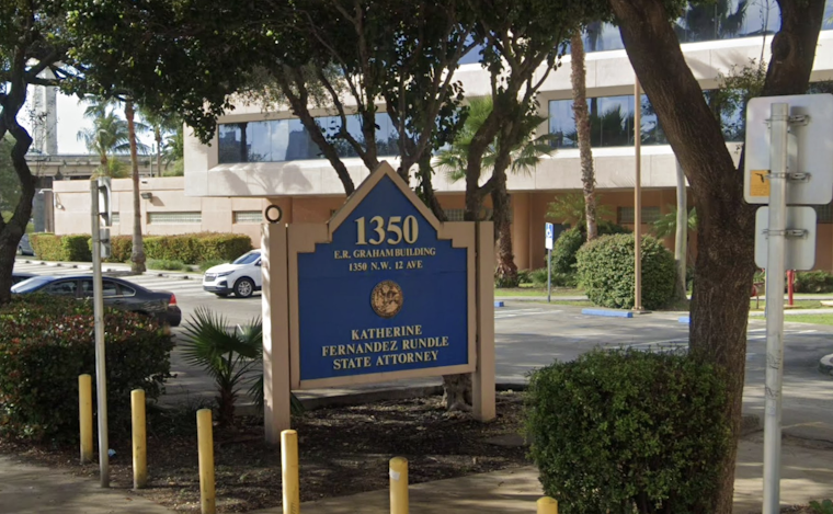 Miami Sergeant Walks After 34-Round Shootout Outside Davis Grocery