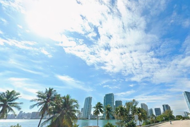 Miami Swelters Through Sticky Weekend As South Winds Stoke Heat