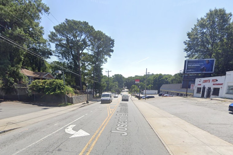 Midnight Melee On Boone Boulevard Leaves Man Shot As Crowd Vanishes