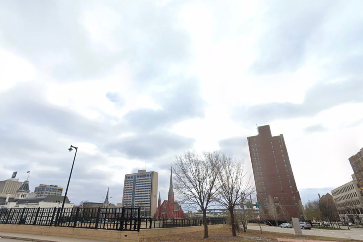 Milwaukee Starts Chilly, Then Cranks Up The Heat By Midweek