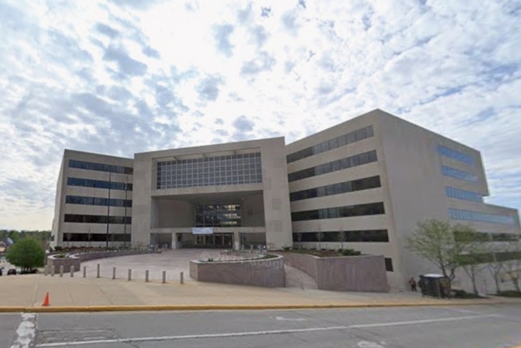 Missouri Lawmakers Hand OTs the Pen on Disabled Parking Placards