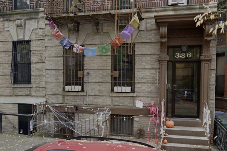 Mystery Woman Found Fatally Stabbed On Quiet Kensington Block