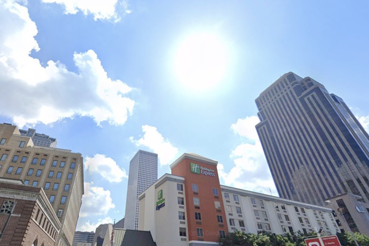 New Orleans Soaks Up Sunshine Before Midweek Storm Parade